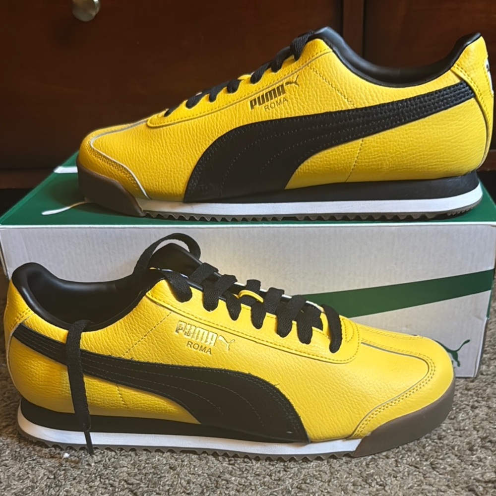 Men’s size 12 Puma Roma Yellow and Black Sneakers with Retro Design